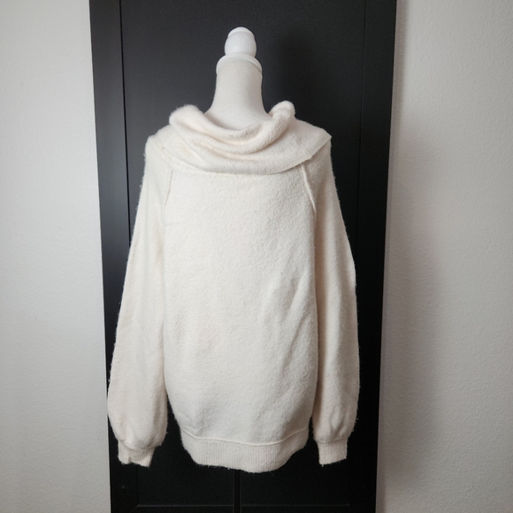 FREE PEOPLE ECHO BEACH CREAM COWL NECK SWEATER SIZE MEDIUM - Picture 8 of 13